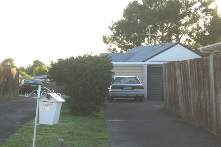 Photo of property in 15 Mannering Place, Hillcrest, Auckland, 0627