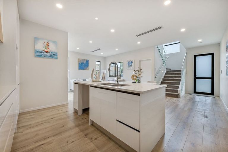 Photo of property in 24 Carrygawley Road, Flat Bush, Auckland, 2019