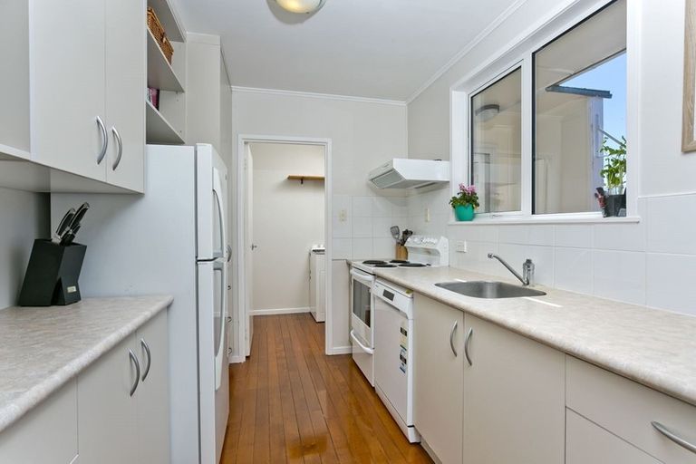 Photo of property in 1/279 Sunset Road, Sunnynook, Auckland, 0632