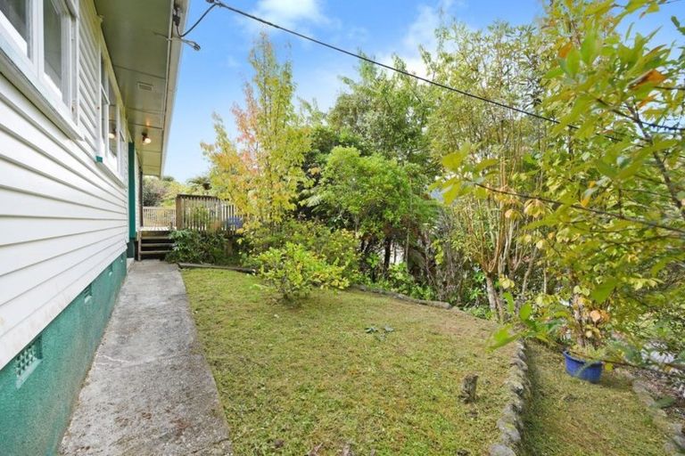Photo of property in 61 Bird Grove, Stokes Valley, Lower Hutt, 5019