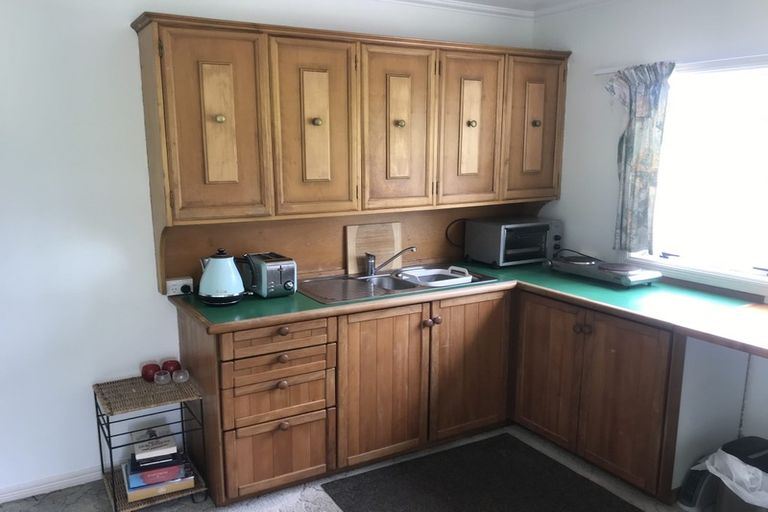 Photo of property in 16 Carter Road, Oratia, Auckland, 0604