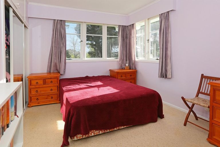 Photo of property in 137 Flanshaw Road, Te Atatu South, Auckland, 0610