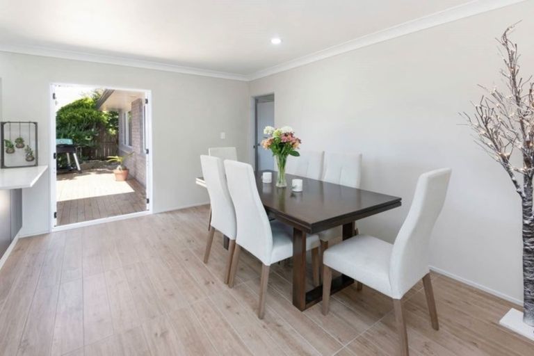 Photo of property in 1/71 Frank Nobilo Drive, Golflands, Auckland, 2013