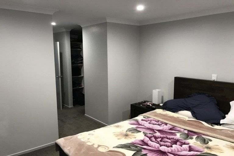 Photo of property in 37 Riverglade Parkway, Te Atatu South, Auckland, 0610