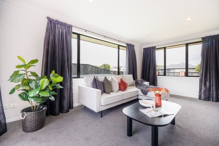 Photo of property in 22 Pegasus Place, Kelvin Grove, Palmerston North, 4414