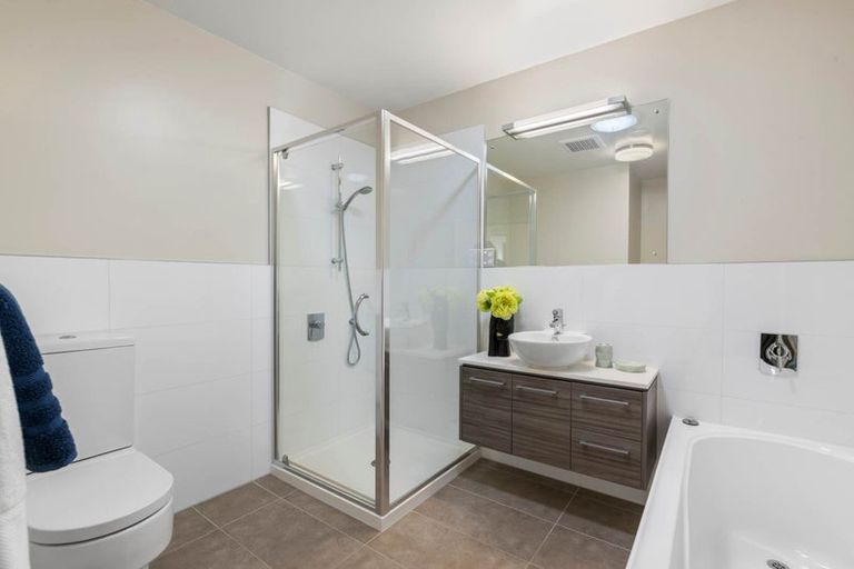 Photo of property in 8 Eaves Bush Parade, Orewa, 0931