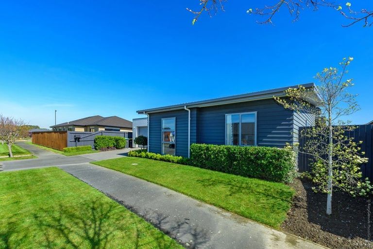 Photo of property in 10 Meyer Crescent, Halswell, Christchurch, 8025