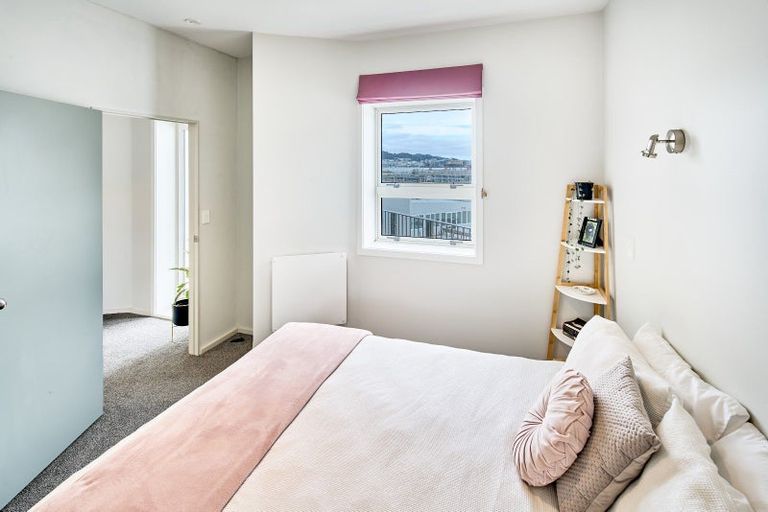Photo of property in Stadium Garden Flats, 201/107 Thorndon Quay, Pipitea, Wellington, 6011
