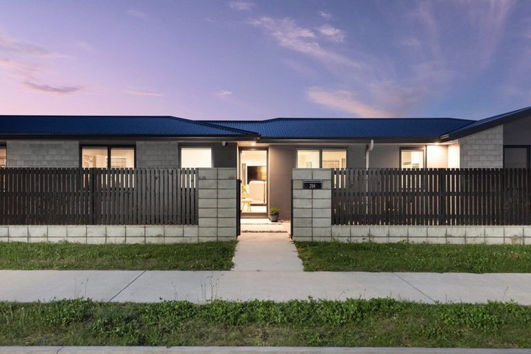 Photo of property in 204 Te Okuroa Drive, Papamoa, 3118