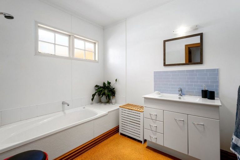 Photo of property in 16 Cowley Drive, Leamington, Cambridge, 3432