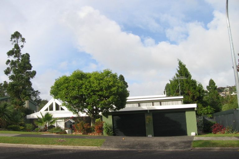 Photo of property in 20 Mappin Place, Chatswood, Auckland, 0626