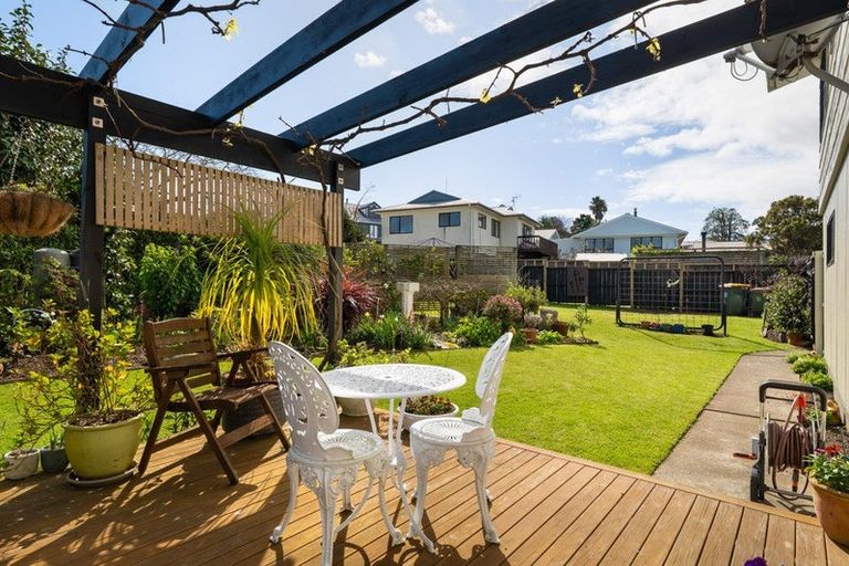 Photo of property in 11 Pohutukawa Drive, Athenree, Katikati, 3177
