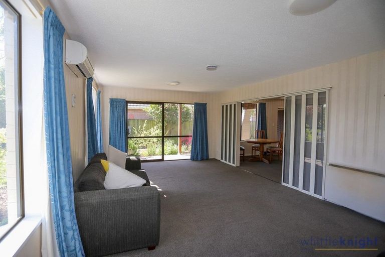 Photo of property in 16 Westmont Street, Ilam, Christchurch, 8041