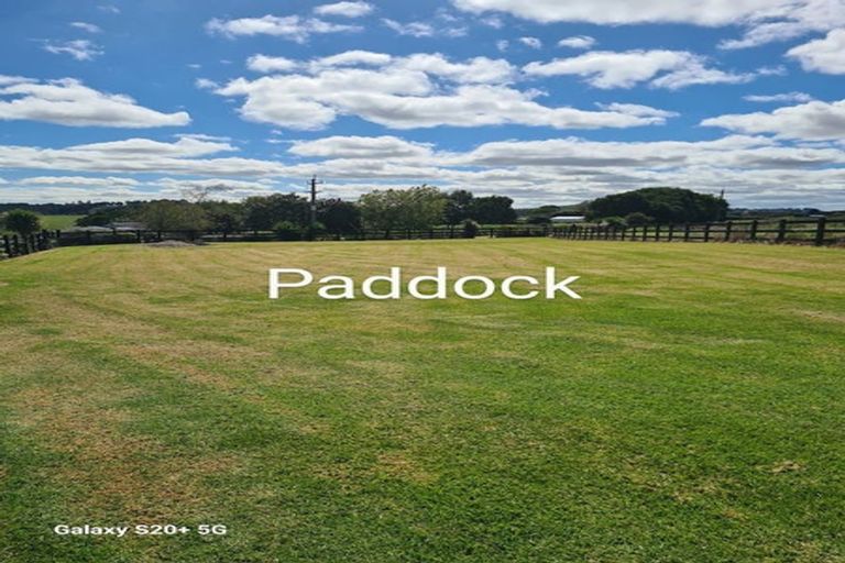 Photo of property in 17 Brewster Road, Pukekawa, Tuakau, 2696