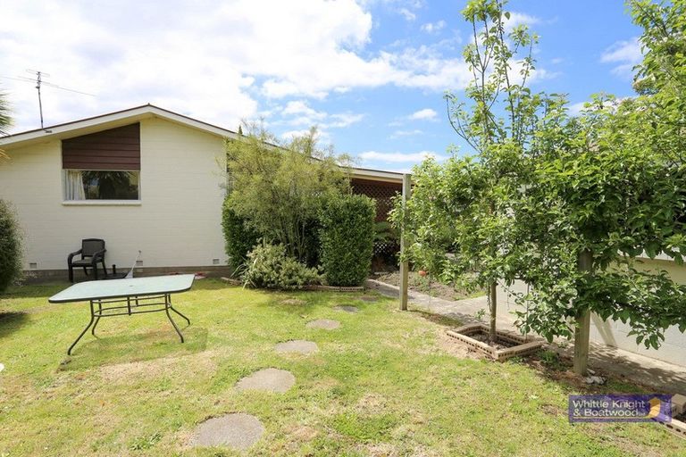 Photo of property in 5 Nanette Street, Upper Riccarton, Christchurch, 8041