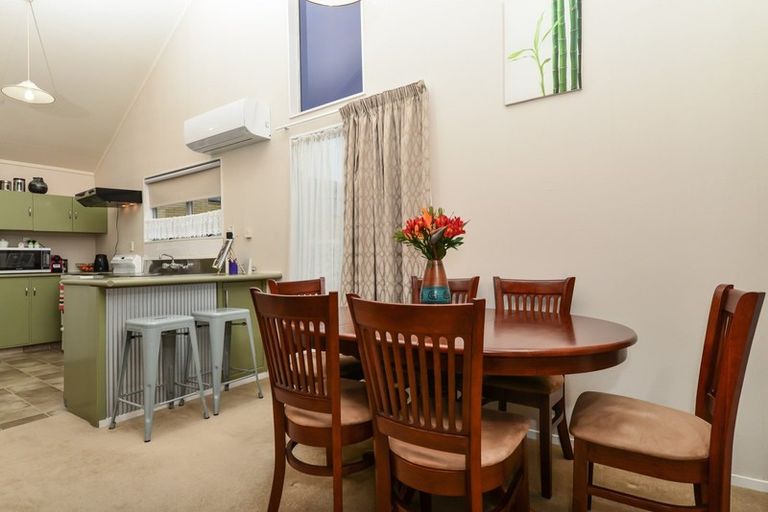 Photo of property in 2 Grove Place, Dinsdale, Hamilton, 3204