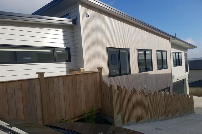 Photo of property in 31 Ascension Crescent, Orewa, 0931