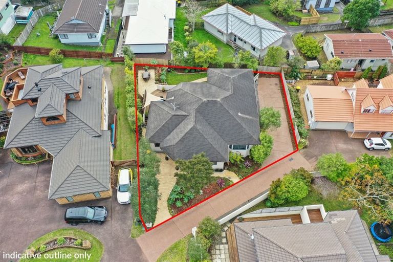 Photo of property in 23 Capri Place, Unsworth Heights, Auckland, 0632