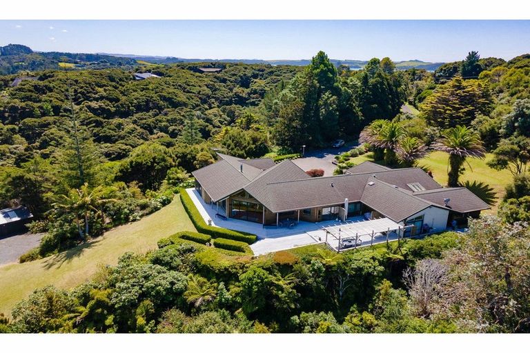 Photo of property in 2 Doves Bay Road, Kerikeri, 0294