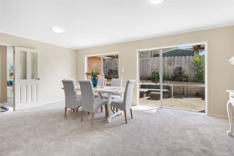 Photo of property in 10 Barnacle Rise, Red Beach, 0932