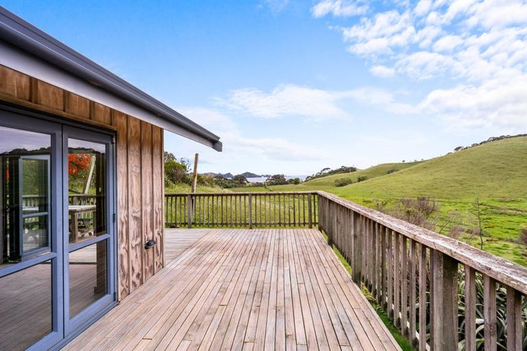 Photo of property in 168 Rockell Road, Whananaki, Hikurangi, 0181