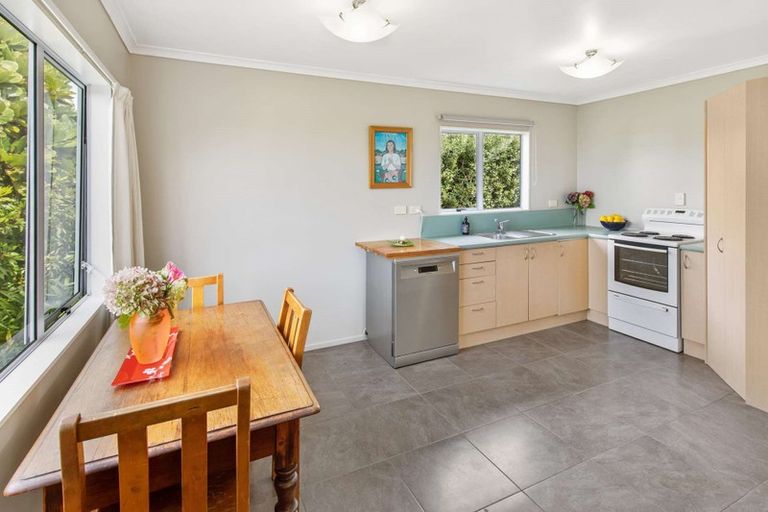 Photo of property in 19 Waitote Street, Castlecliff, Whanganui, 4501