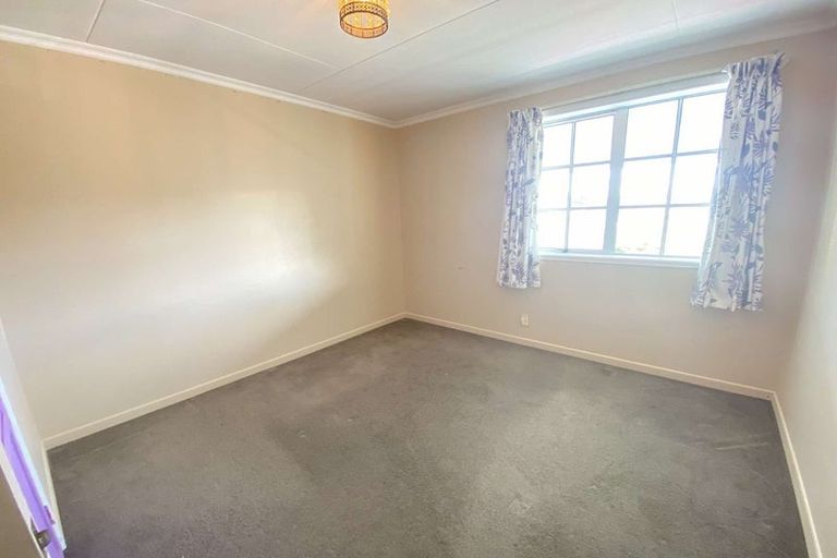 Photo of property in 89c Poplar Grove, Whalers Gate, New Plymouth, 4310