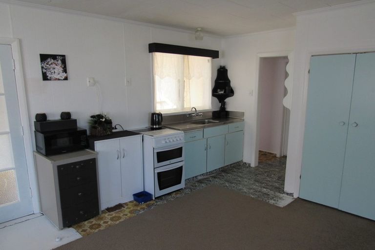 Photo of property in 12 Burns Street, Hawera, 4610