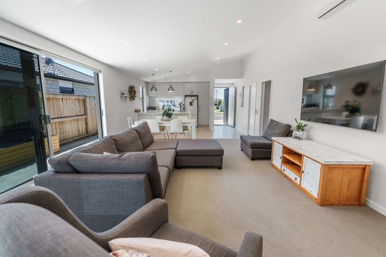 Photo of property in 44 Marion Crescent, Papamoa Beach, Papamoa, 3118