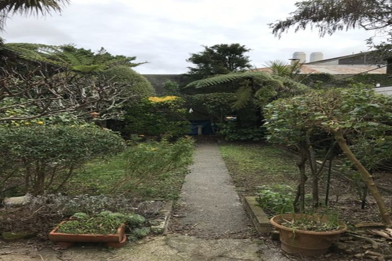 Photo of property in 25 Moir Street, Mount Victoria, Wellington, 6011