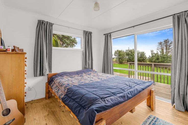 Photo of property in 125 Rehutai Road, Baylys Beach, Dargaville, 0377