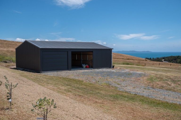 Photo of property in 14 Spicer Road, Cable Bay, 0420