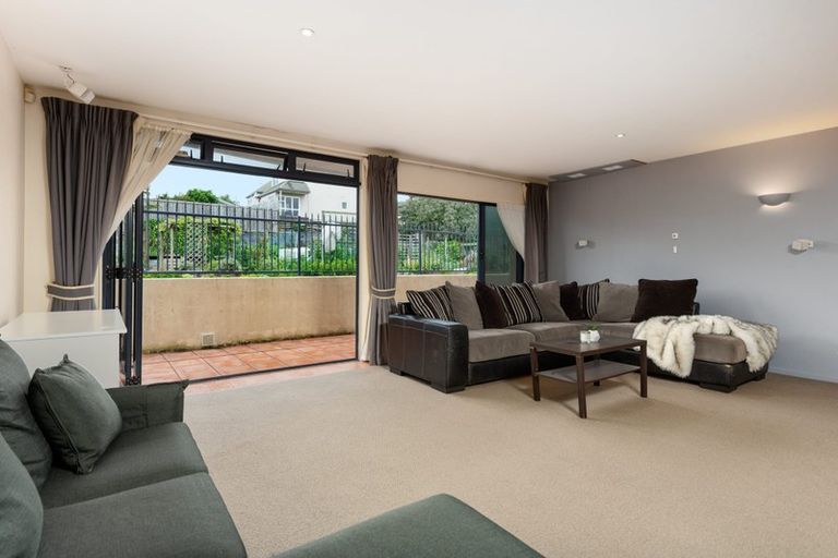 Photo of property in 5/29 May Street, Mount Maunganui, 3116