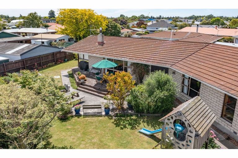 Photo of property in 4 Collingwood Place, Rangiora, 7400