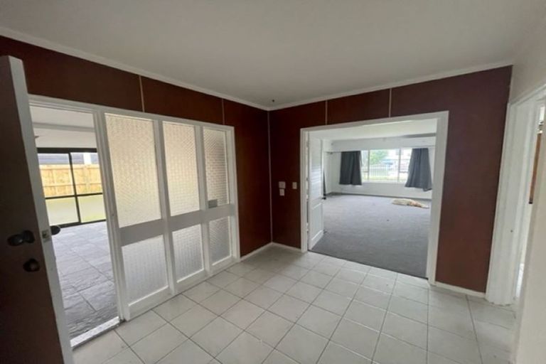 Photo of property in 2 Carolyn Street, Manukau, Auckland, 2025