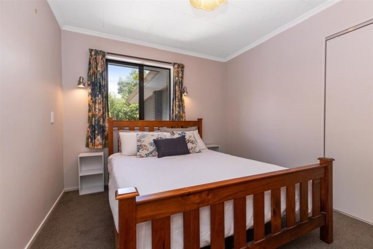 Photo of property in 144 Beacon Point Road, Wanaka, 9305