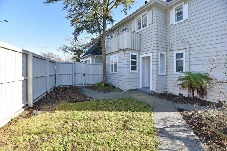 Photo of property in 2/46 Fendalton Road, Fendalton, Christchurch, 8014