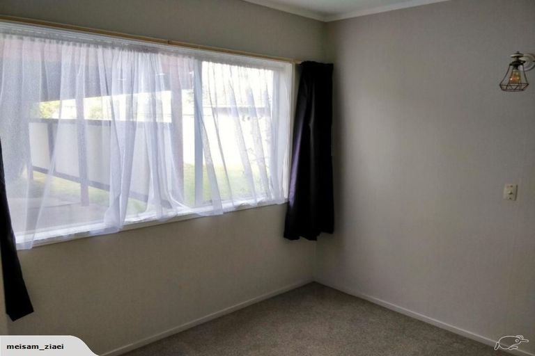 Photo of property in 75a Sturges Road, Henderson, Auckland, 0612