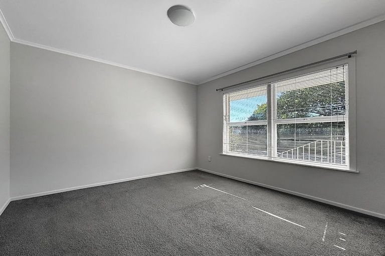 Photo of property in 1/216 Beach Road, Campbells Bay, Auckland, 0630