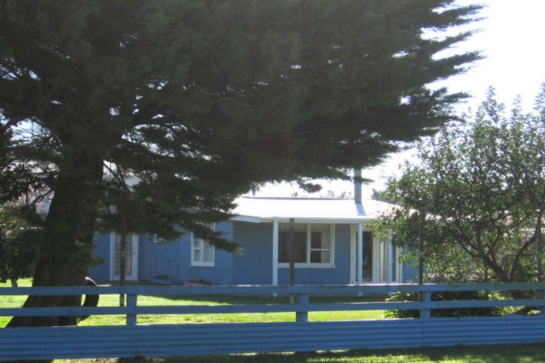 Photo of property in 17 Edinburgh Terrace, Foxton Beach, Foxton, 4815