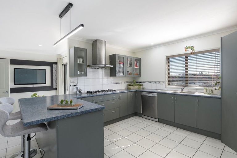 Photo of property in 79 Waterside Drive, Pyes Pa, Tauranga, 3112