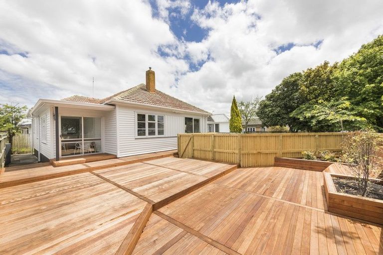 Photo of property in 28 South Street, West End, Palmerston North, 4410