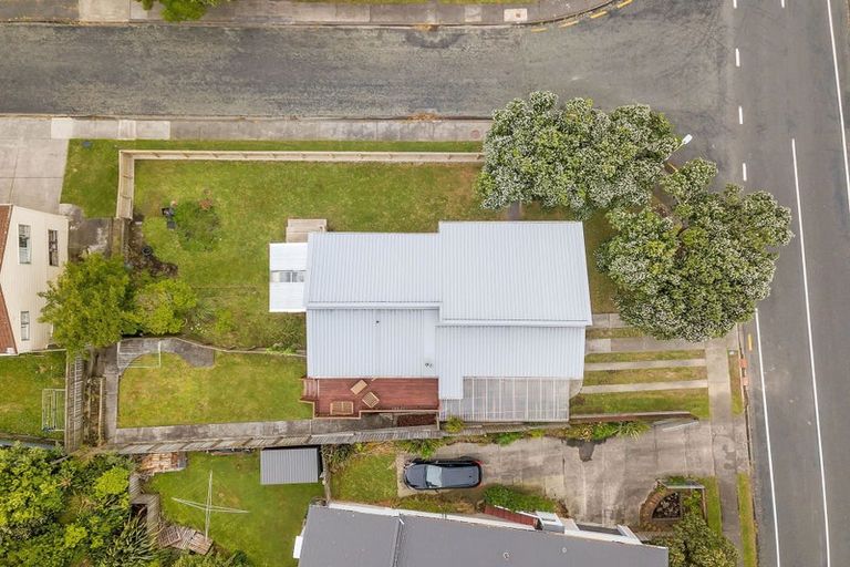 Photo of property in 1 Crown Hill, Titahi Bay, Porirua, 5022