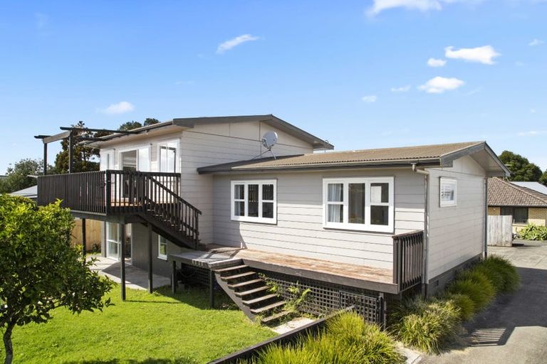 Photo of property in 11 Crispe Road, Clarks Beach, 2122
