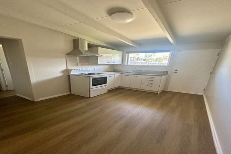 Photo of property in 1/17 Glengarry Road, Glen Eden, Auckland, 0602