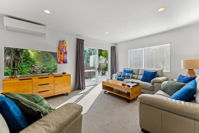 Photo of property in 1/104a Beach Road, Castor Bay, Auckland, 0620