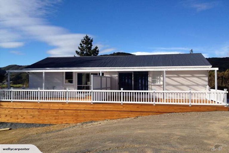 Photo of property in 5 Fraser Street, Wainuiomata, Lower Hutt, 5014