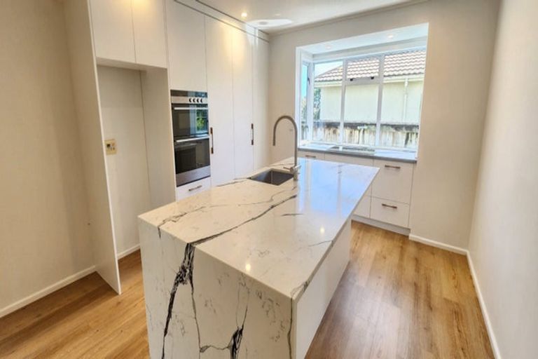 Photo of property in 158 Mangorei Road, Merrilands, New Plymouth, 4312