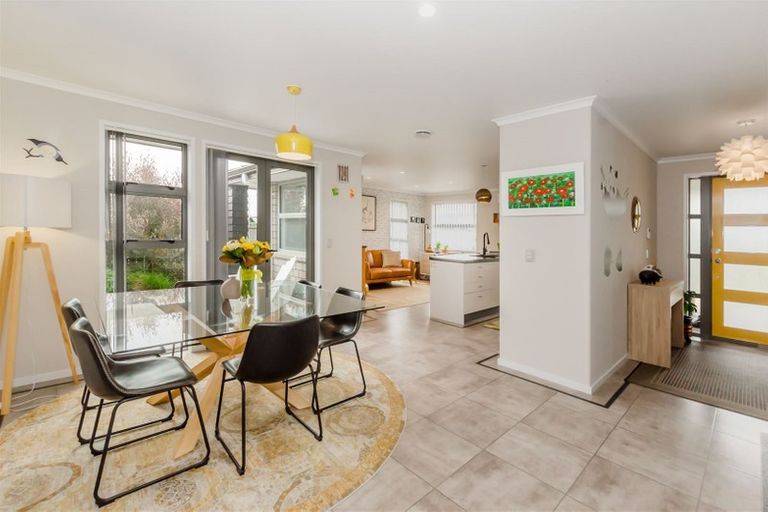 Photo of property in 14 Pearson Place, Paraparaumu, 5032