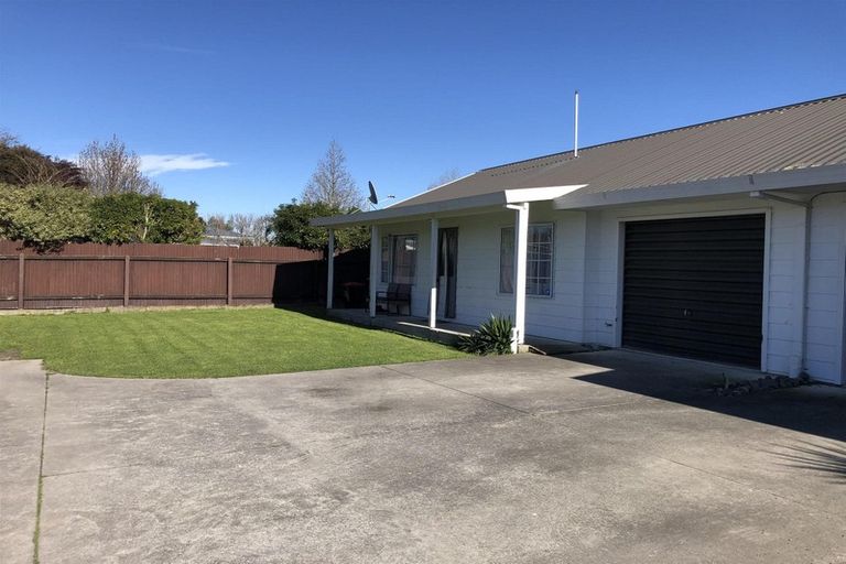 Photo of property in 2/815 Lawrence Street, Akina, Hastings, 4122